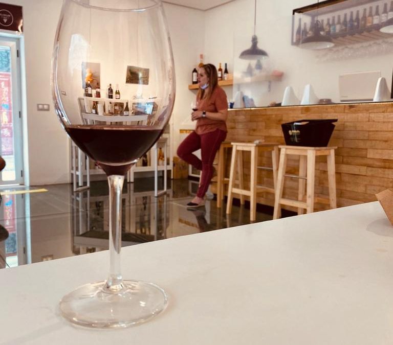 EXPERIENCIA ENO-GASTRONÓMICA CON FAMILIA Y AMIGOS – CELLER S.XIII (